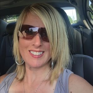 Meet your Posher, Lisa